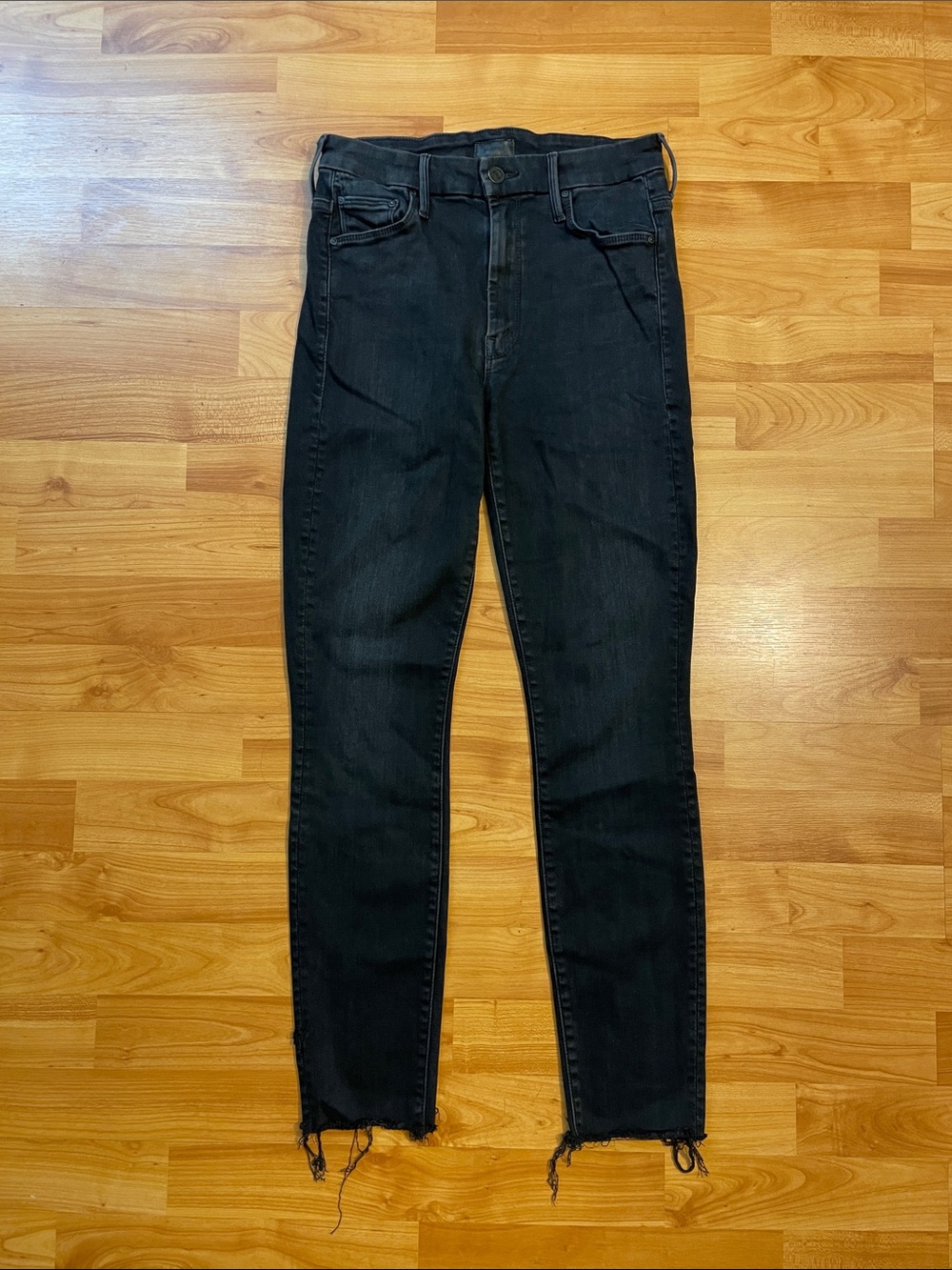 MOTHER High Waisted Looker Ankle Fray Jeans Size 26